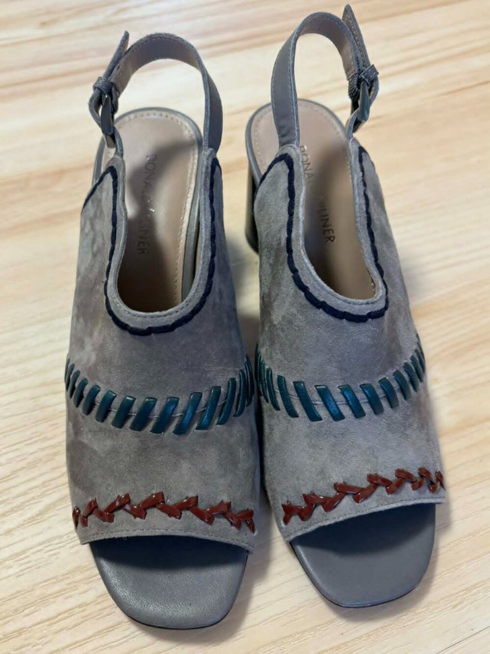 Donald Pliner Suede Slingback Heels Whipstitch Block Heel Women’s 8.5